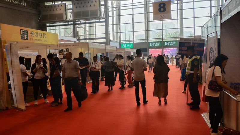 餐饮广告设计代理加盟：揭秘行业潜规则与关键要素